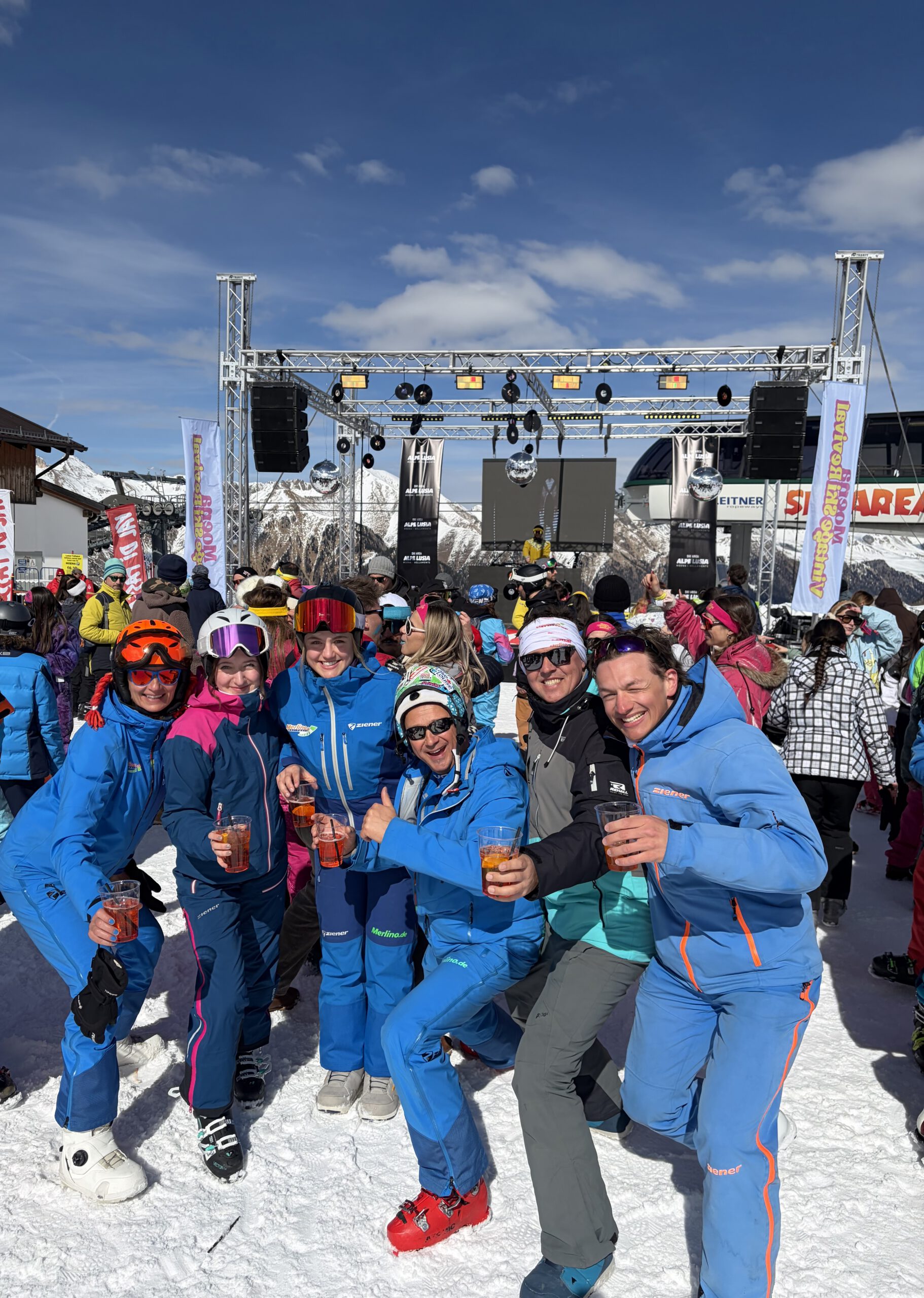 Gruppenbild beim Apres-Ski